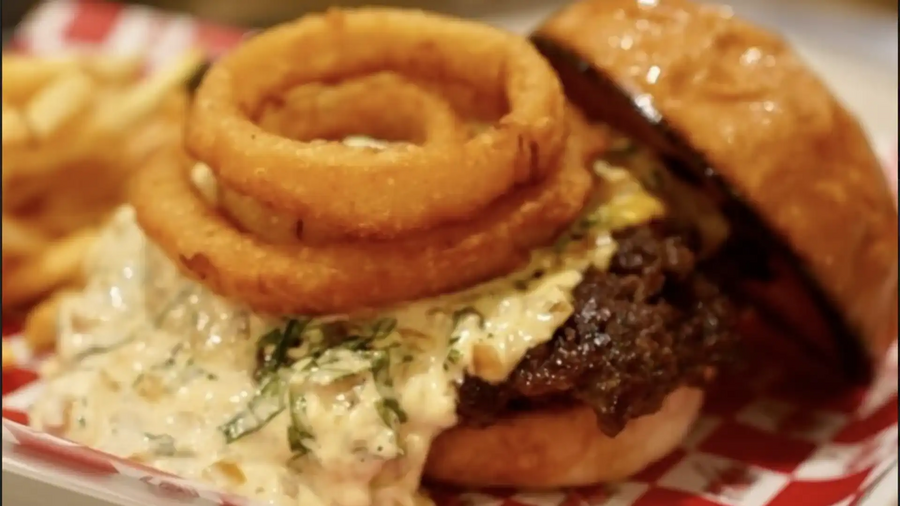 American Burger in Cheese