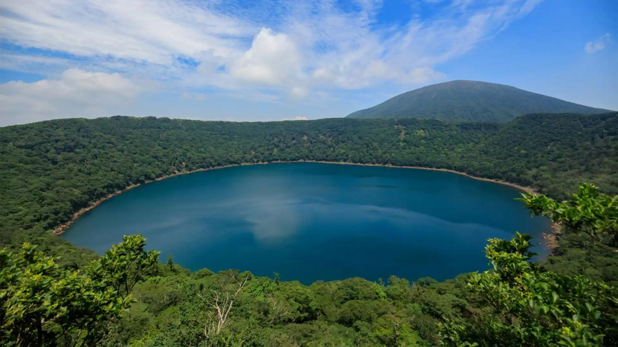 御池火口湖