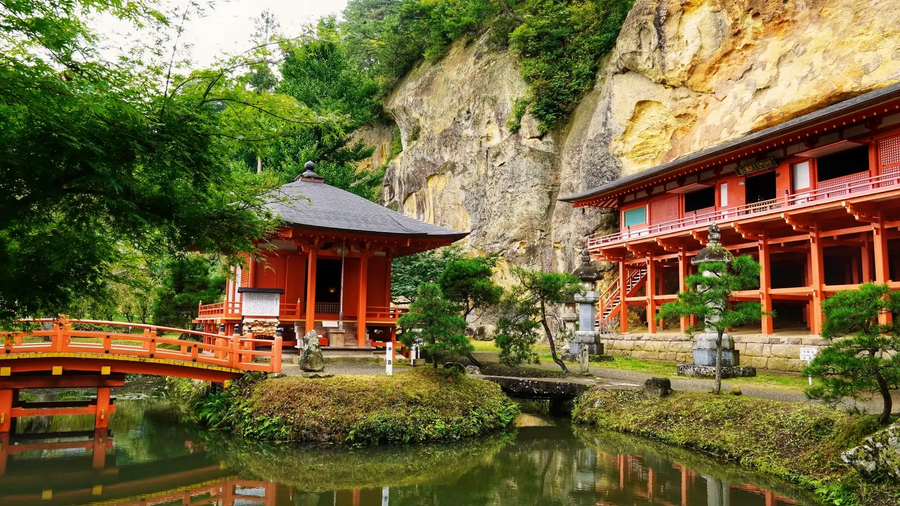 達谷窟毘沙門堂