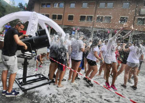 A Bardonecchia 'Schiuma party' in piazza