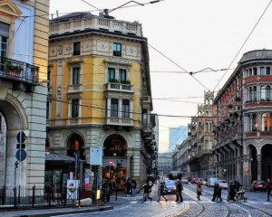 Coppia di peruviani completamente ubriachi ad alta velocità per le strade di Torino