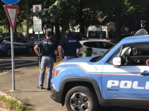 Rivoli: abusa di una donna che ospita in casa, arrestato dalla Polizia