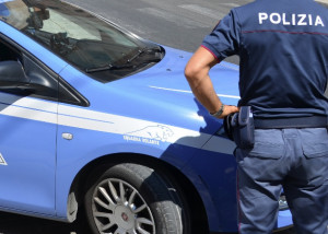 Furto in un negozio di calzature, arrestati in due