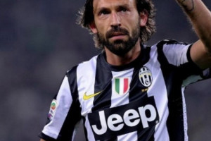 Raggirava commercianti fingendosi Andrea Pirlo: denunciato