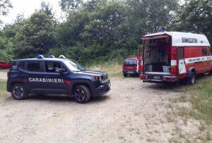 Incastrato tra le rocce, diciassettenne annega in un torrente