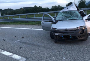 Tir contro auto: morta una donna, grave la figlia di pochi mesi