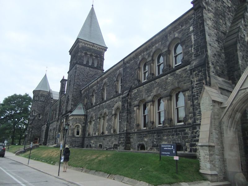 University of Toronto 付属語学学校