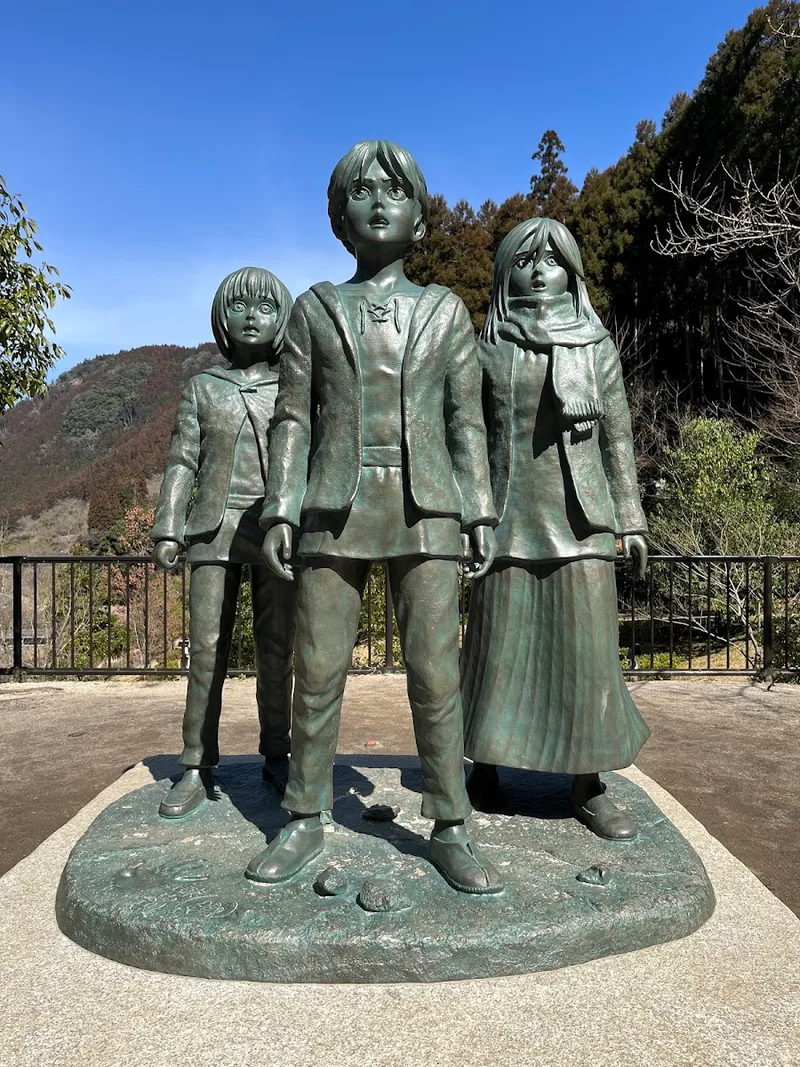 進撃の巨人 大山ダム銅像