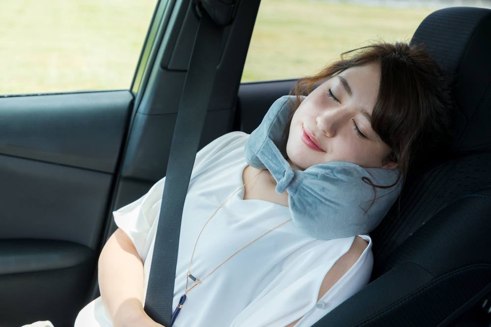 อุปกรณ์นอนในรถที่ควรมี เพื่อความปลอดภัย อุปกรณ์นอนในรถที่ควรมี เพื่อความปลอดภัย