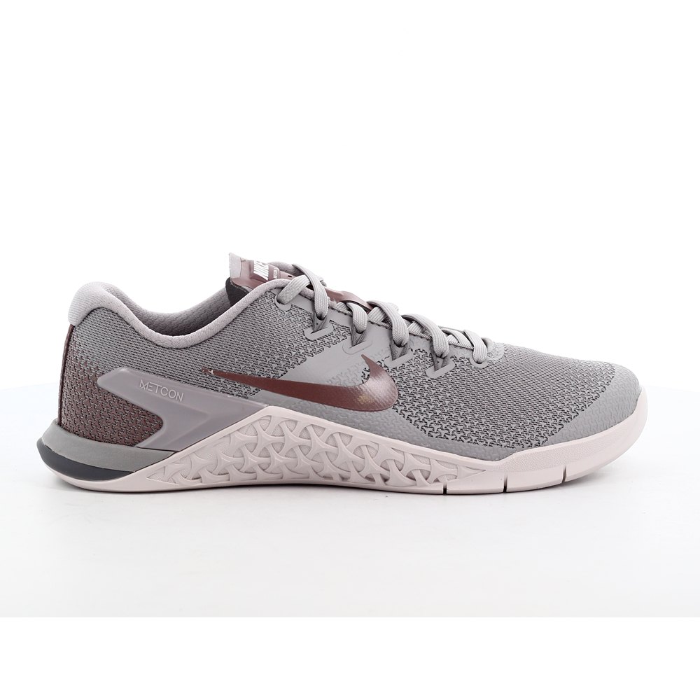 ladies nike metcon 4