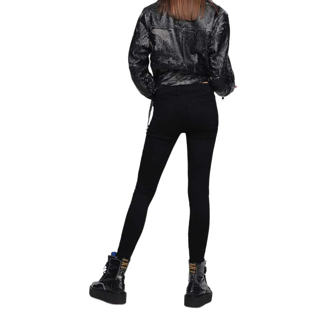 137010046_2.webp