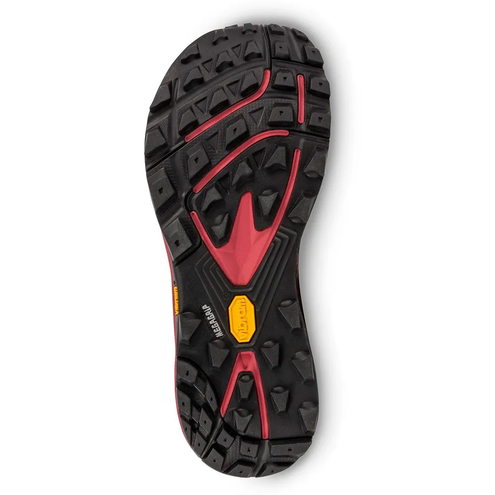 Topo Athletic Mtn Racer Trailskor Kvinna, Berry / gold
