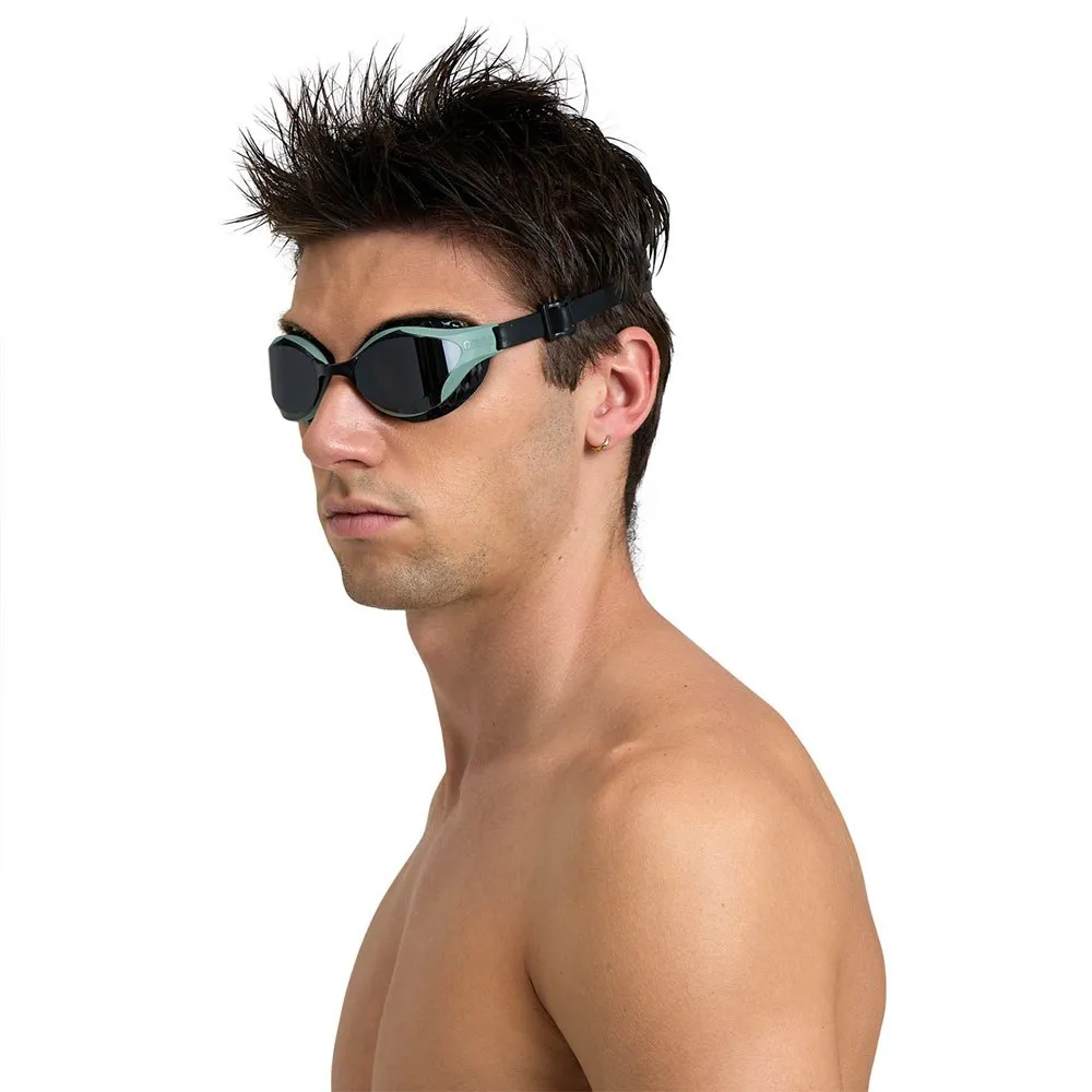 139547996_10.webp