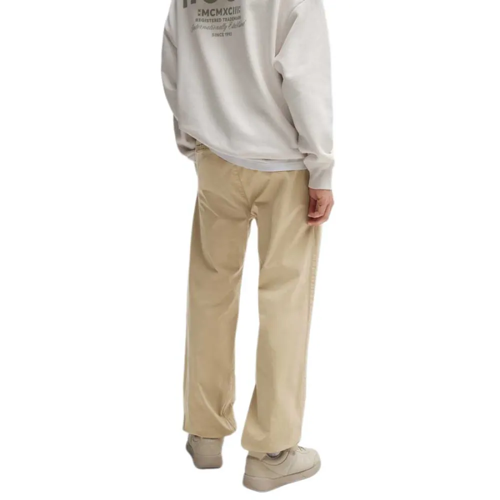 141152890_2.webp