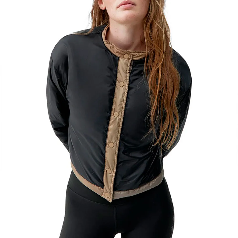 Born Living Yoga Tove Jacka Kvinna