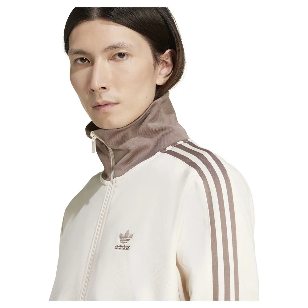 141542646_5.webp