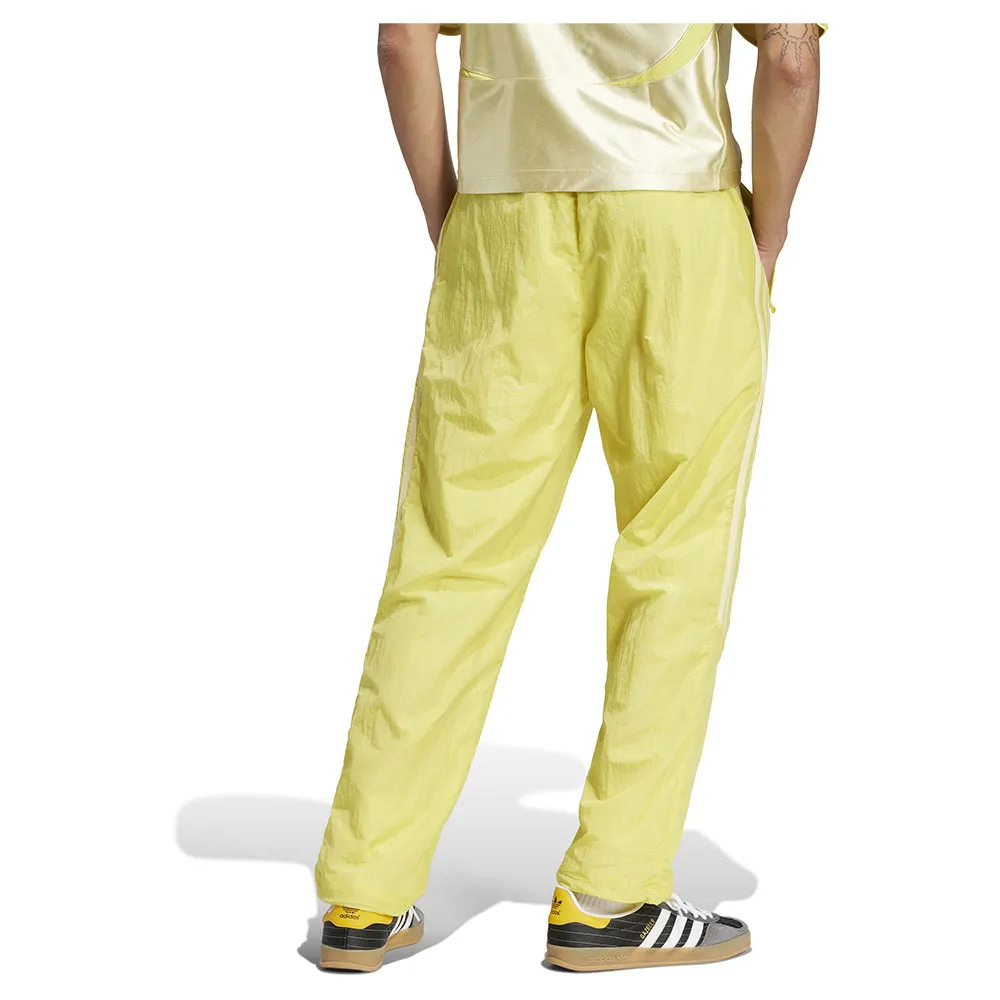 141567996_2.webp