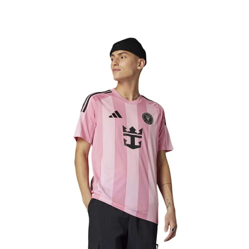 141585384.webp