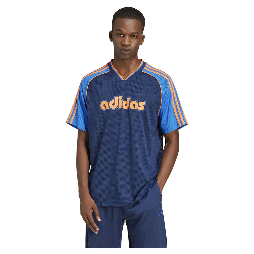 141585990.webp