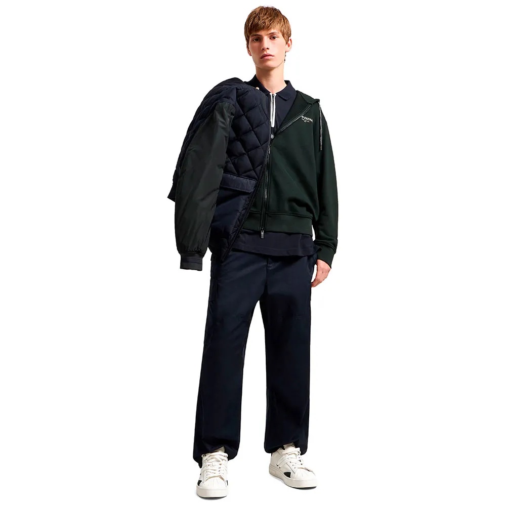 141763701_5.webp