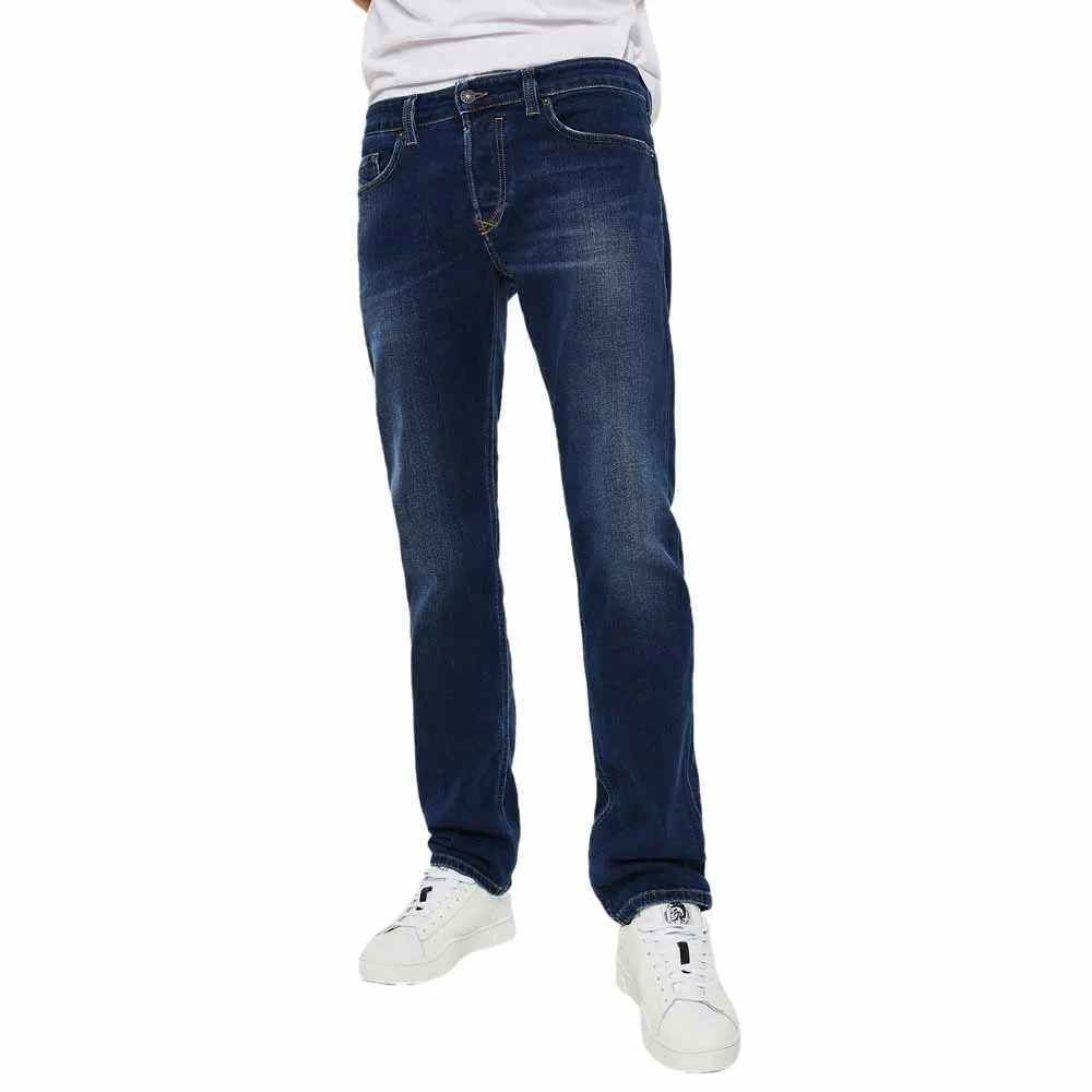 141949577.webp