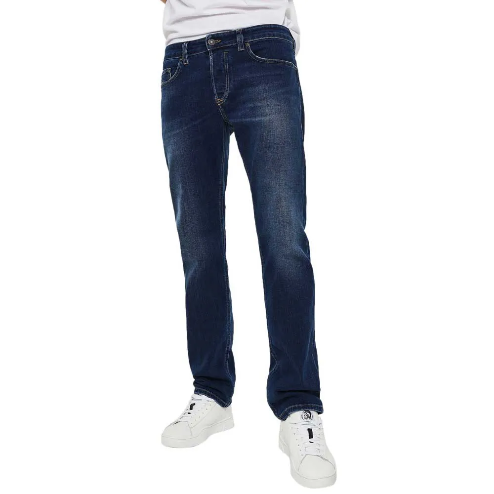 141949578.webp