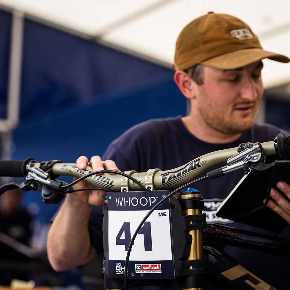 Renthal Fatbar Lite Carbon V3 40mm Rise Styre, Black, 31.8mm, 800mm