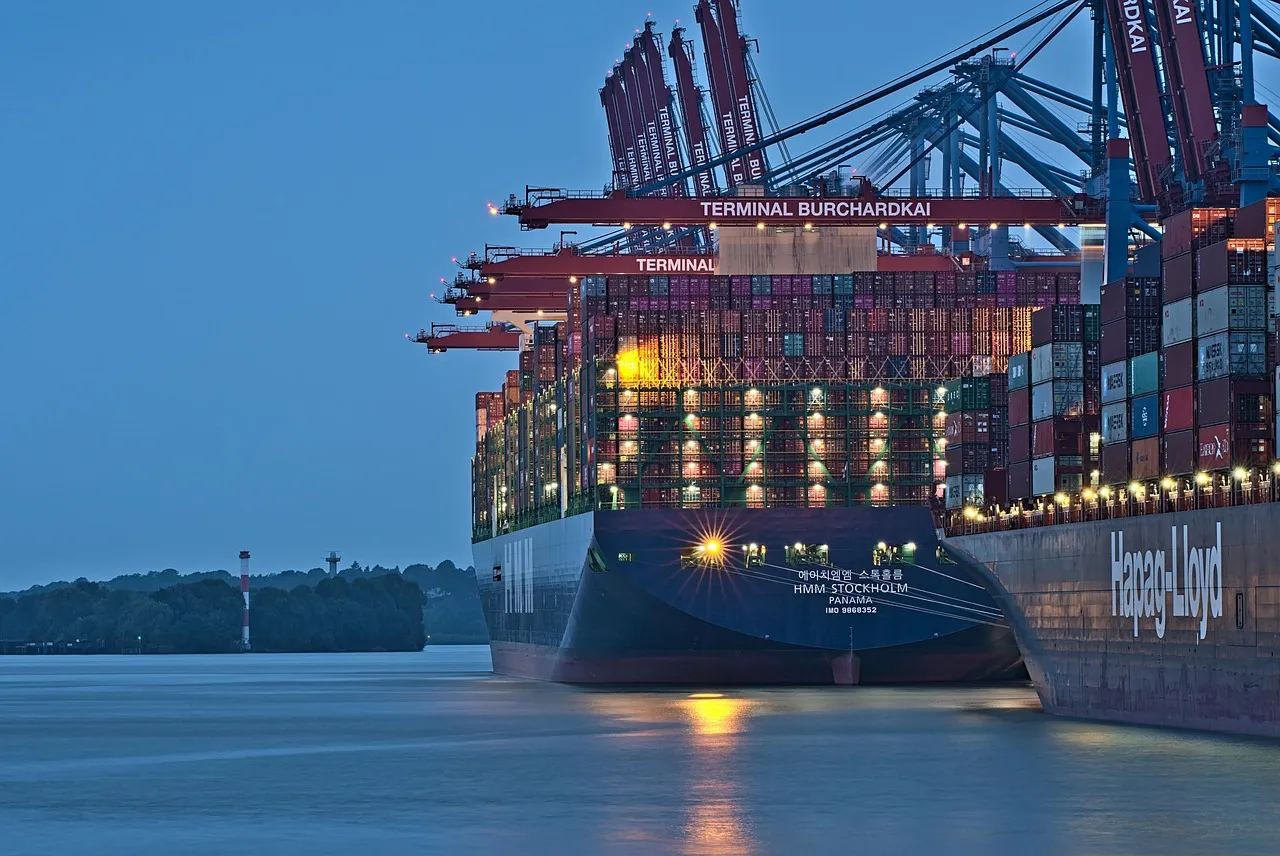 S&P 500 Record High Amid US-Canada Trade War | Market Analysis 2025