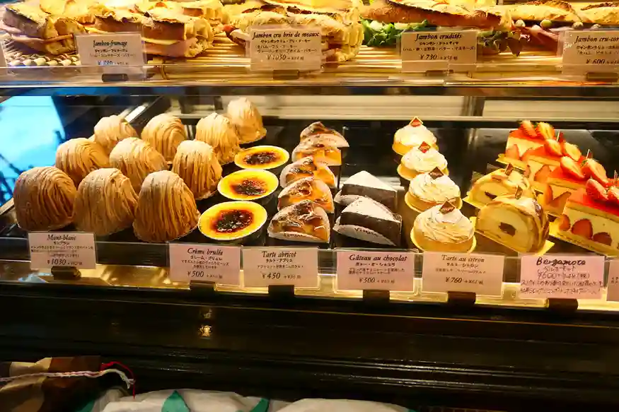  a cozy French artisan bakery