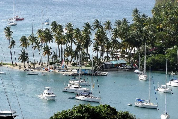 Sailing the Caribbean: A Review of Top Cruise Lines and Routes