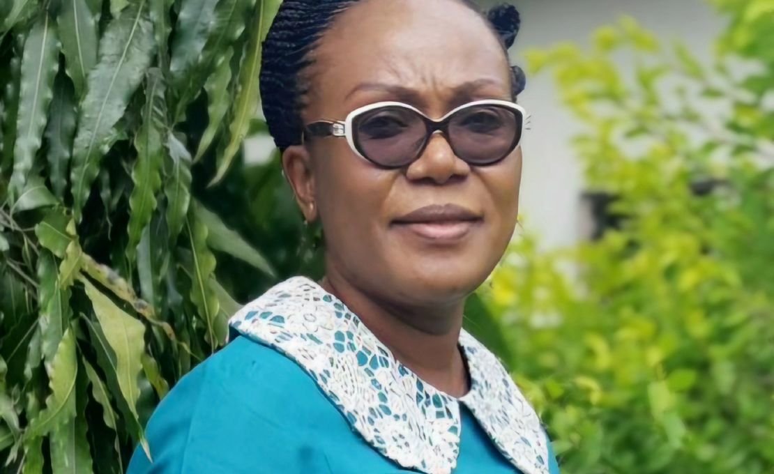 Eunice Somade head and shoulders