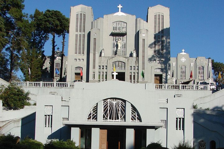 Laithmukhrah Walk in Shillong (2 Hours Guided Walking Tour)