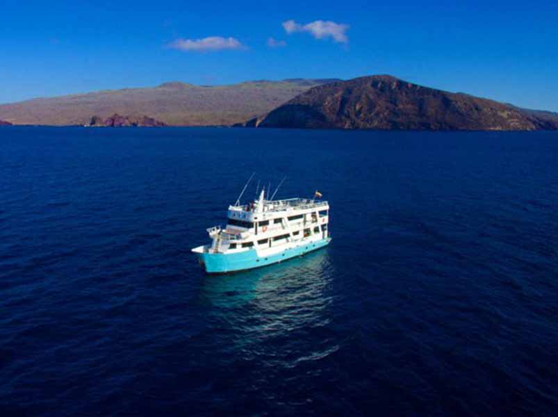 Diving Itinerary - Aqua Yacht | Aqua | Galapagos Tours