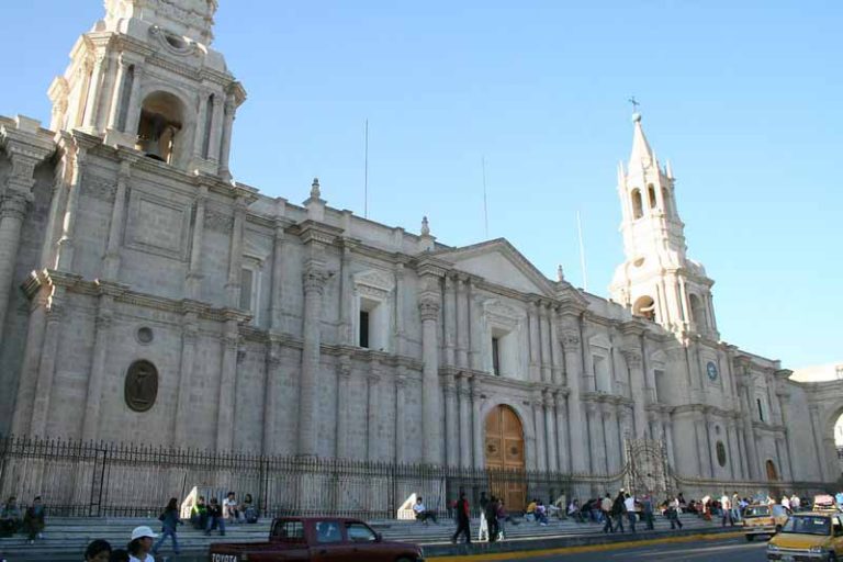 Document the White Sillar Architecture | Peru