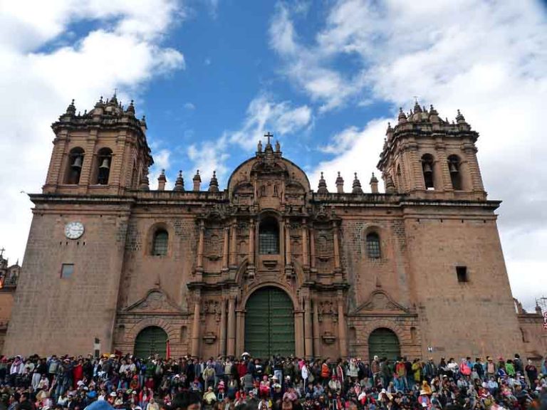 Visit the Cathedral of Santo Domingo | Peru