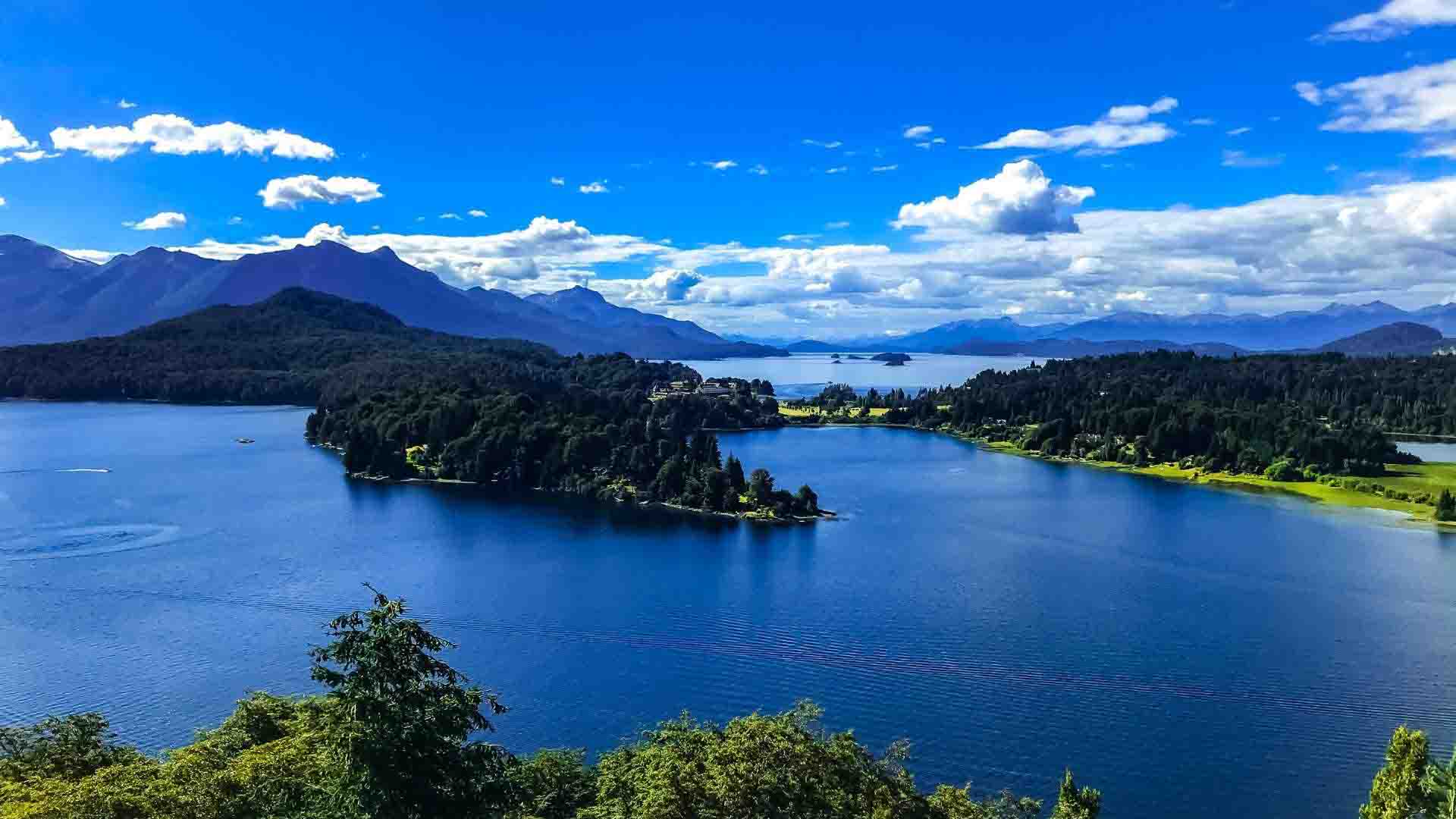 Hiking El Circuito Chico near Bariloche 