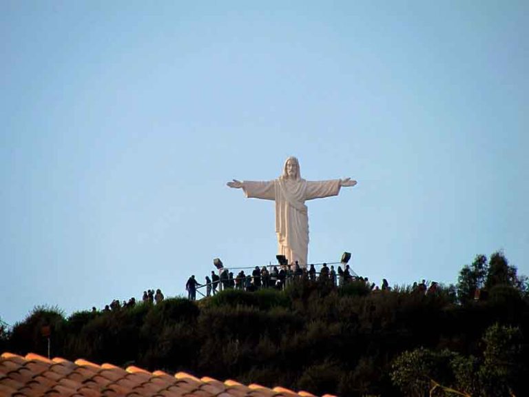 Get a Picture with Cristo Blanco | Peru