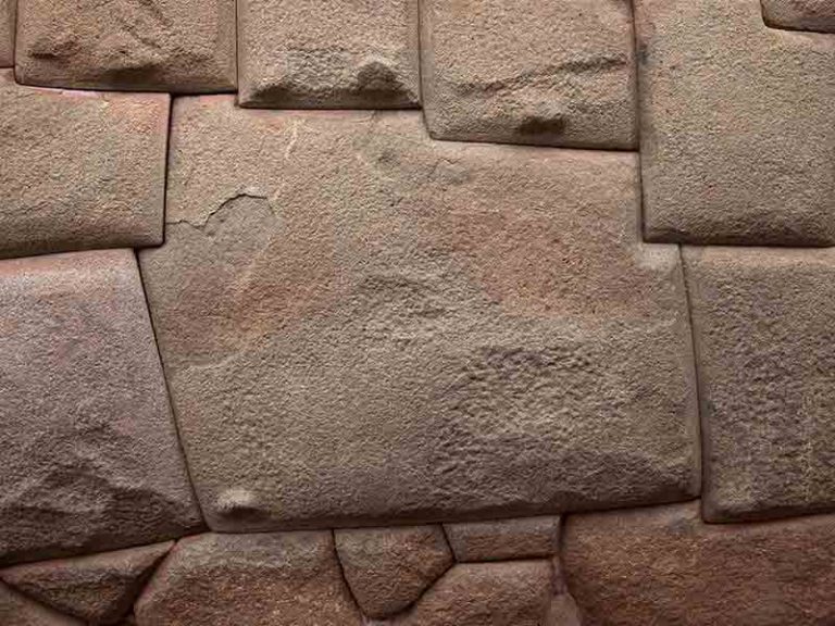 Visit the Twelve Angled Stone | Peru