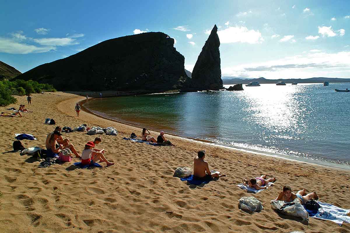 Western Islands Galapagos Catamaran Cruise 8 day route (2025)