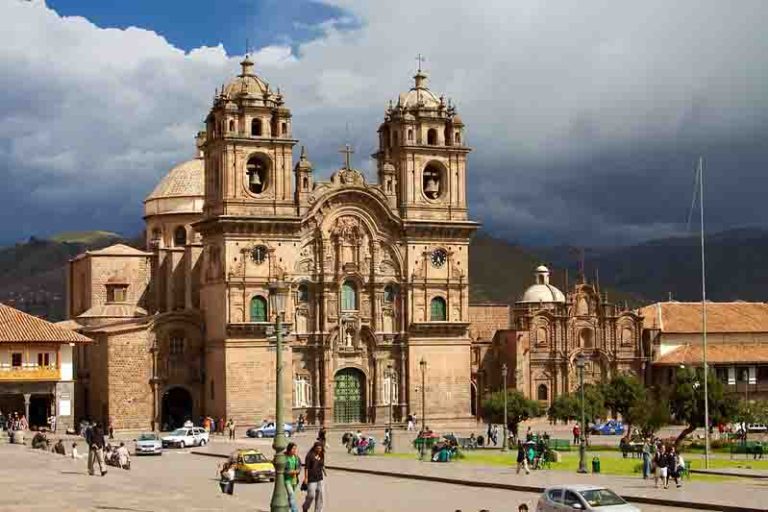 Visit the Iglesia de la Compania de Jesus | Peru