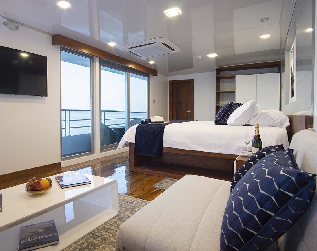 Room | Infinity Yacht