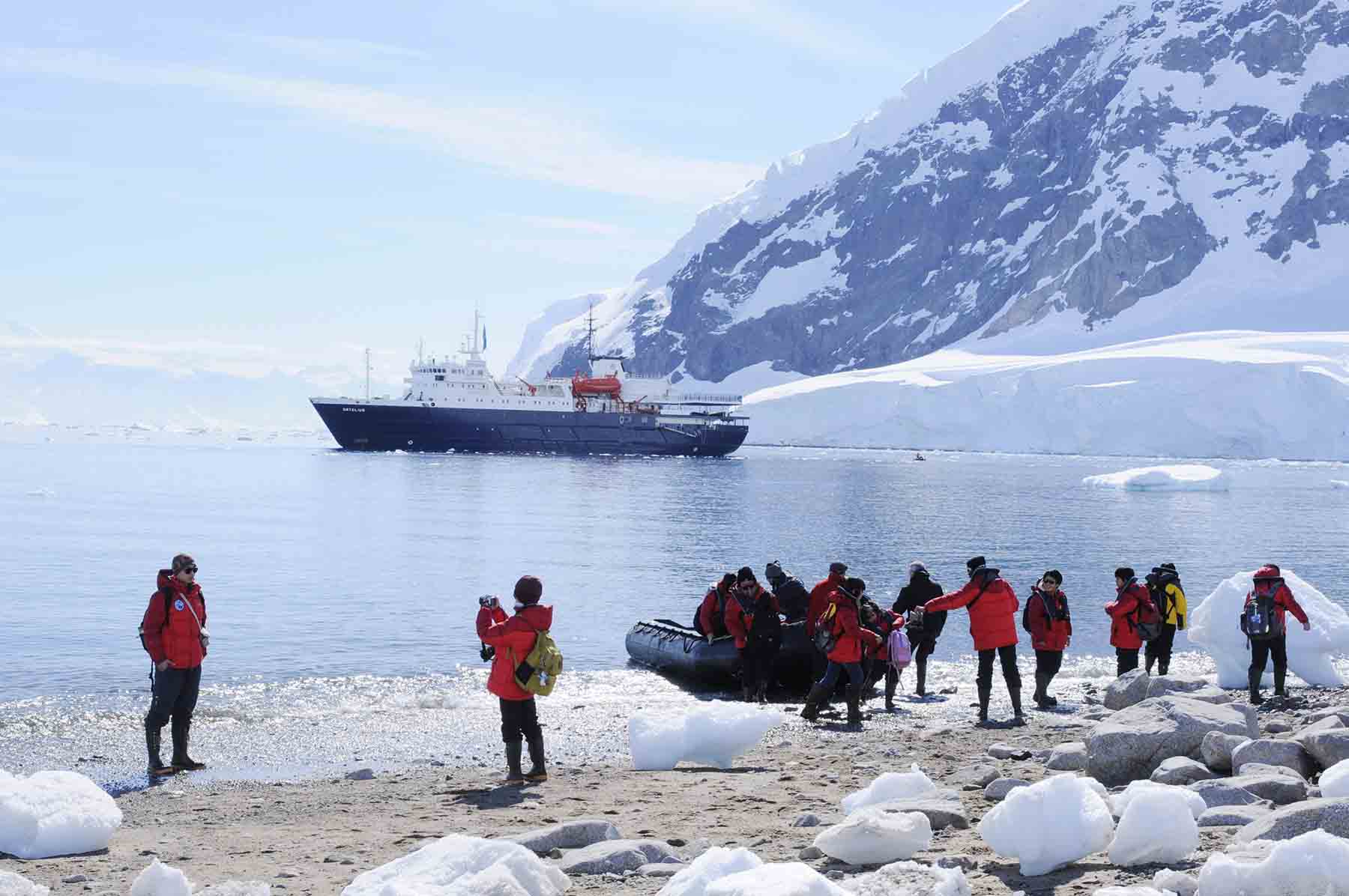 Neko Harbour | Antarctic Peninsula | Zodiac landing