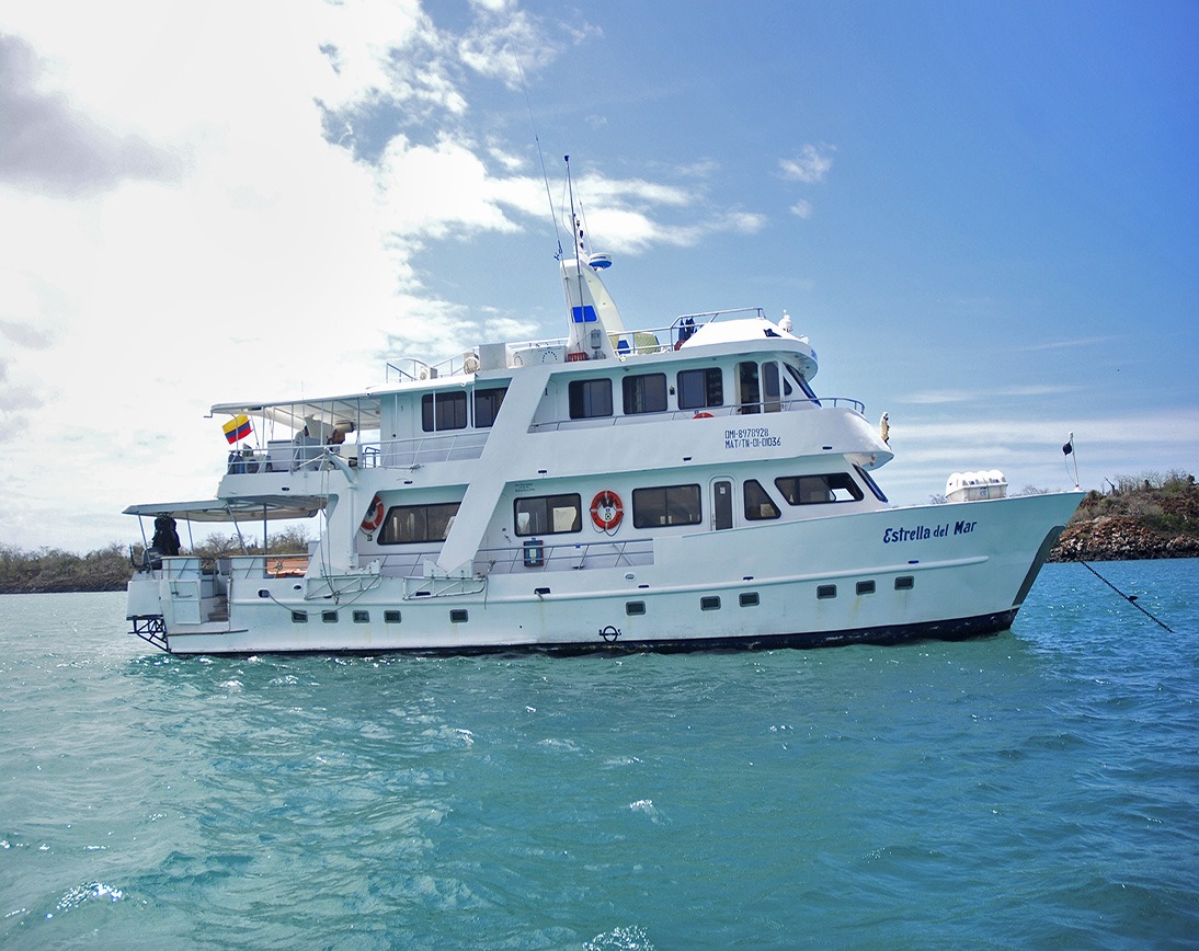  Tourist Superior Galapagos Southern Islands Cruise - Estrella de Mar Yacht | Estrella de Mar | Galapagos Tours