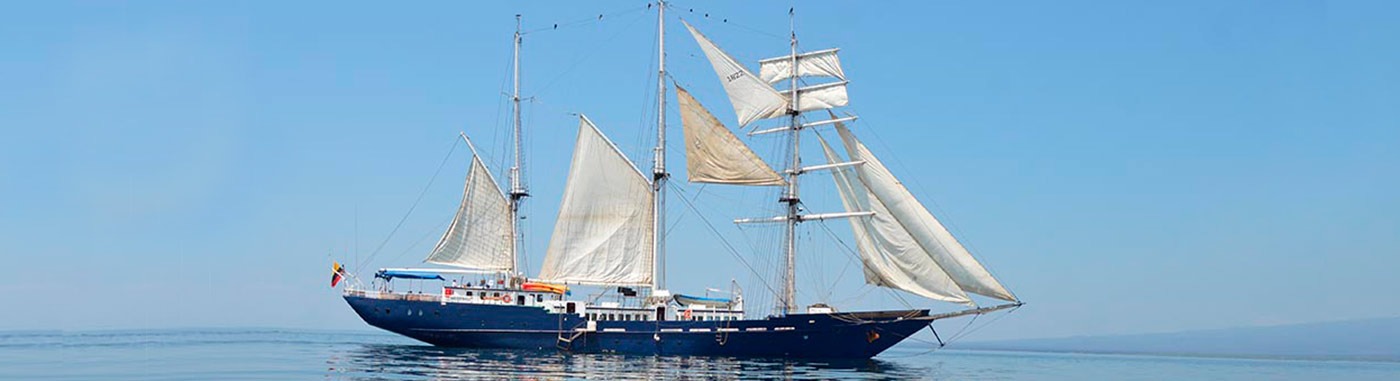 Explore the Galapagos on board the Mary Anne sailboat  | Mary Anne | Galapagos Tours