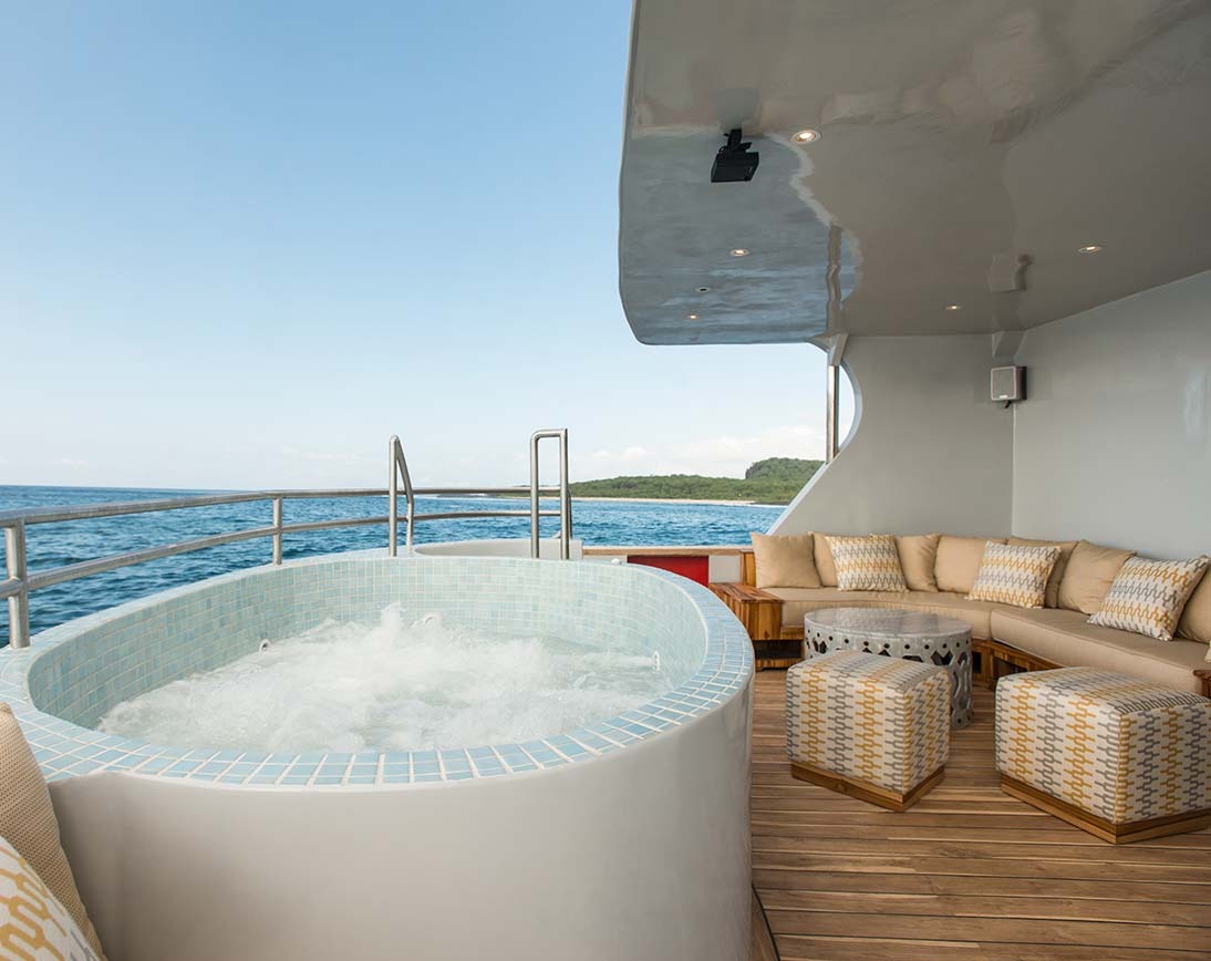 Jacuzzi | Origin Yacht