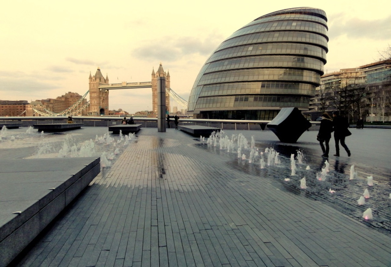 Walk around St. Katharine's docks