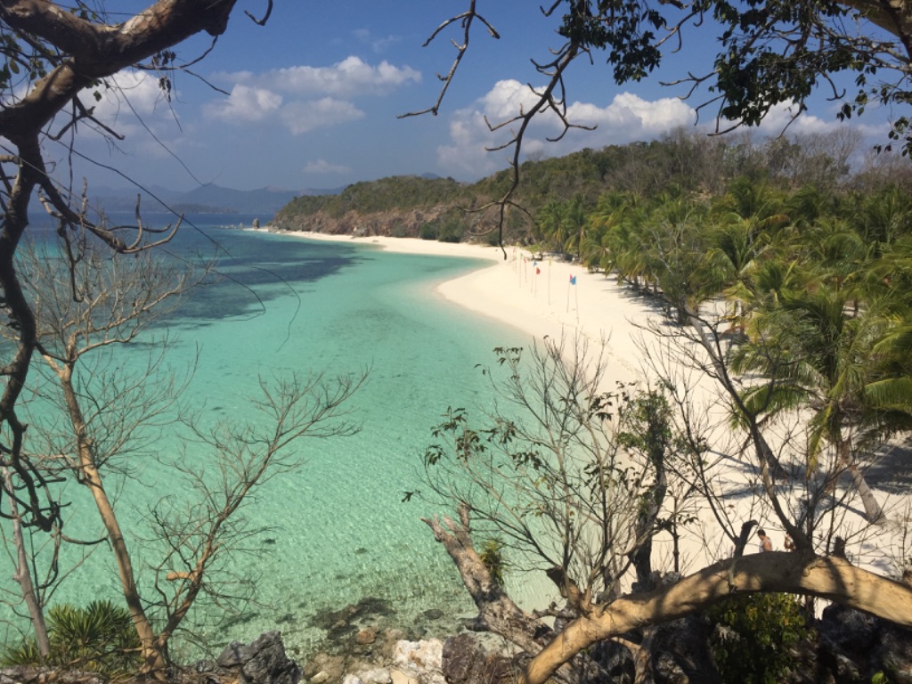 Visit Malcapuya island