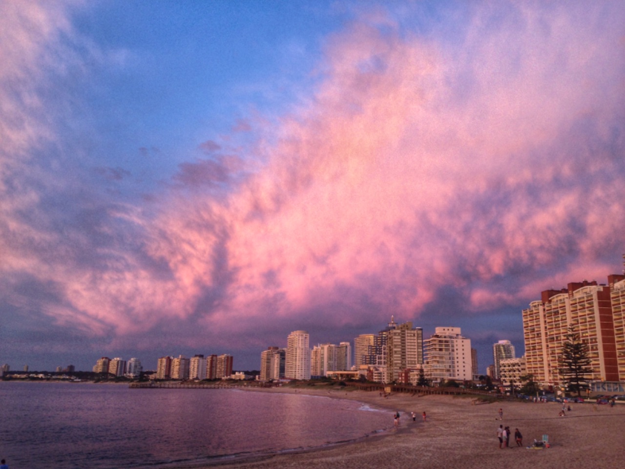 Walk along the Playa Mansa