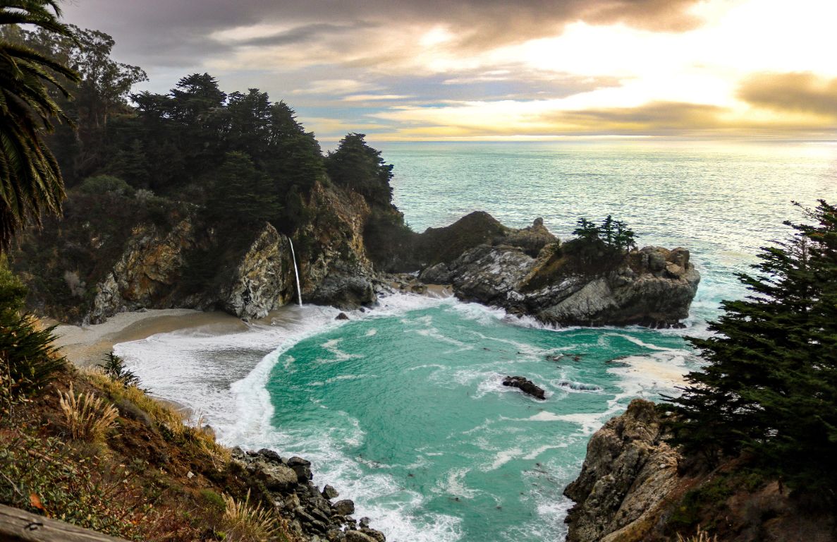 Hike around the McWay falls