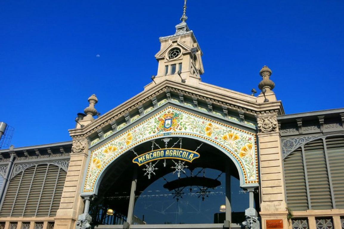 Visit the Agrícola Market